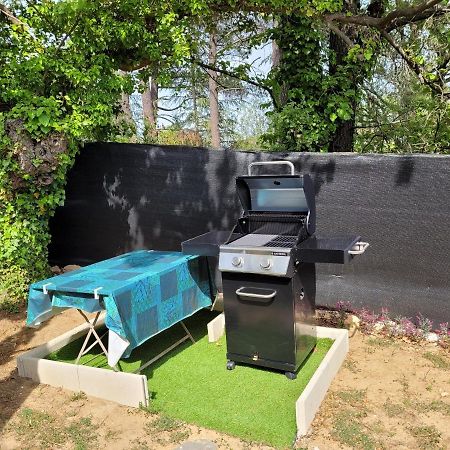Appartement Tout Equipe En Rez-De-Jardin Entre Gard Et Ardeche Saint-Julien-de-Peyrolas エクステリア 写真