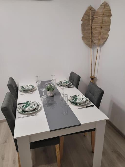 Appartement Tout Equipe En Rez-De-Jardin Entre Gard Et Ardeche Saint-Julien-de-Peyrolas エクステリア 写真