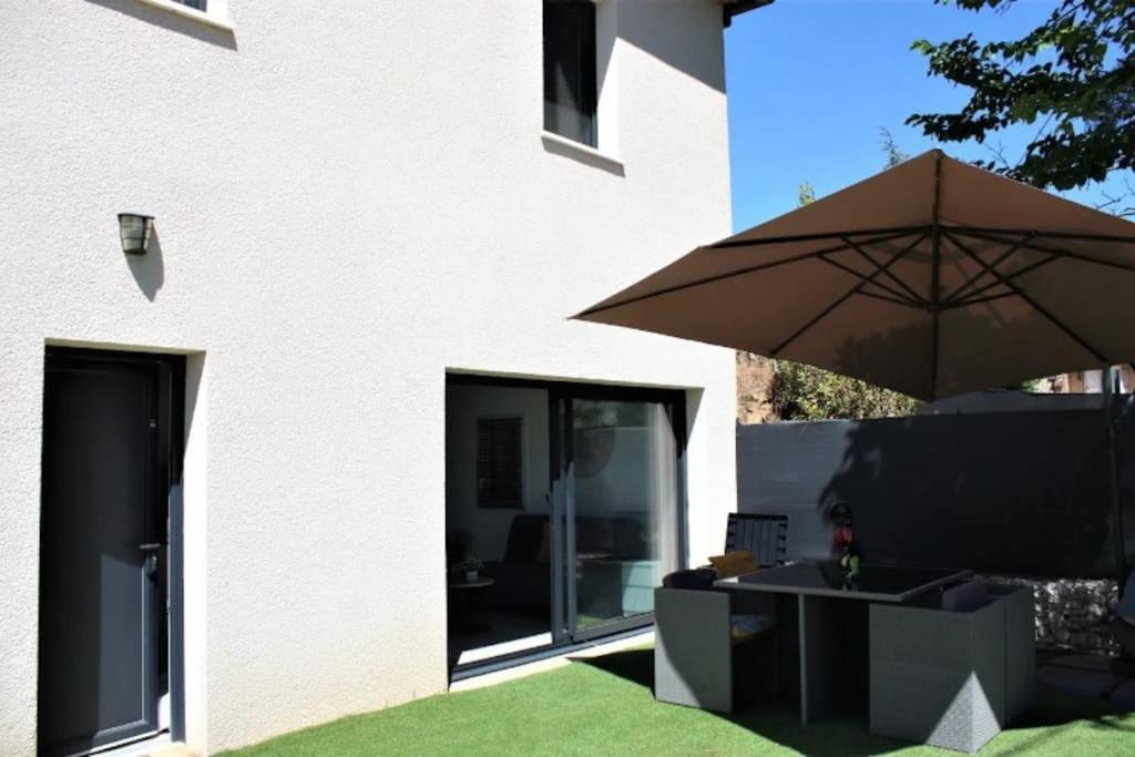 Appartement Tout Equipe En Rez-De-Jardin Entre Gard Et Ardeche Saint-Julien-de-Peyrolas エクステリア 写真