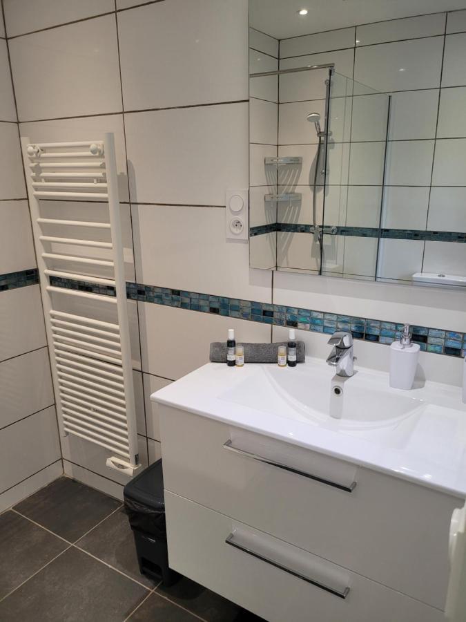 Appartement Tout Equipe En Rez-De-Jardin Entre Gard Et Ardeche Saint-Julien-de-Peyrolas エクステリア 写真