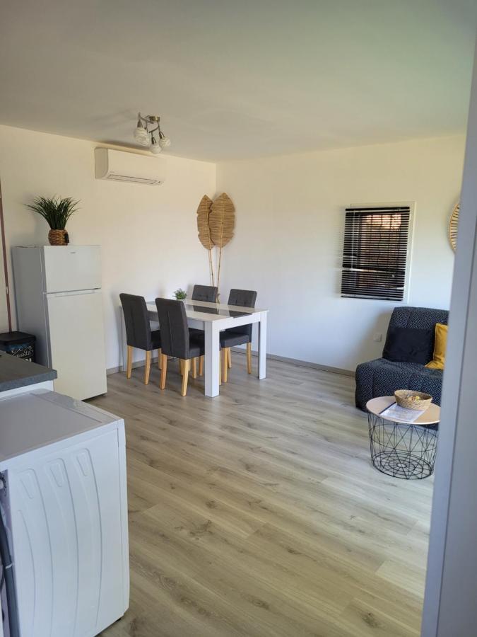 Appartement Tout Equipe En Rez-De-Jardin Entre Gard Et Ardeche Saint-Julien-de-Peyrolas エクステリア 写真